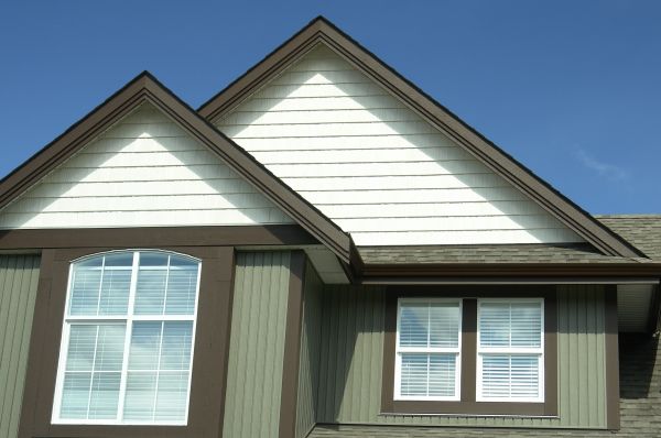 Cost of Vertical Vinyl Siding Repair in Newark
